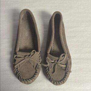 Minnetonka Kilty Moccasin Size 8